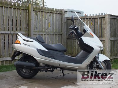 2000 Yamaha YP Majesty 250 photo